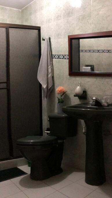 Apartment Con Buena Ubicacion Familia Grande Cali