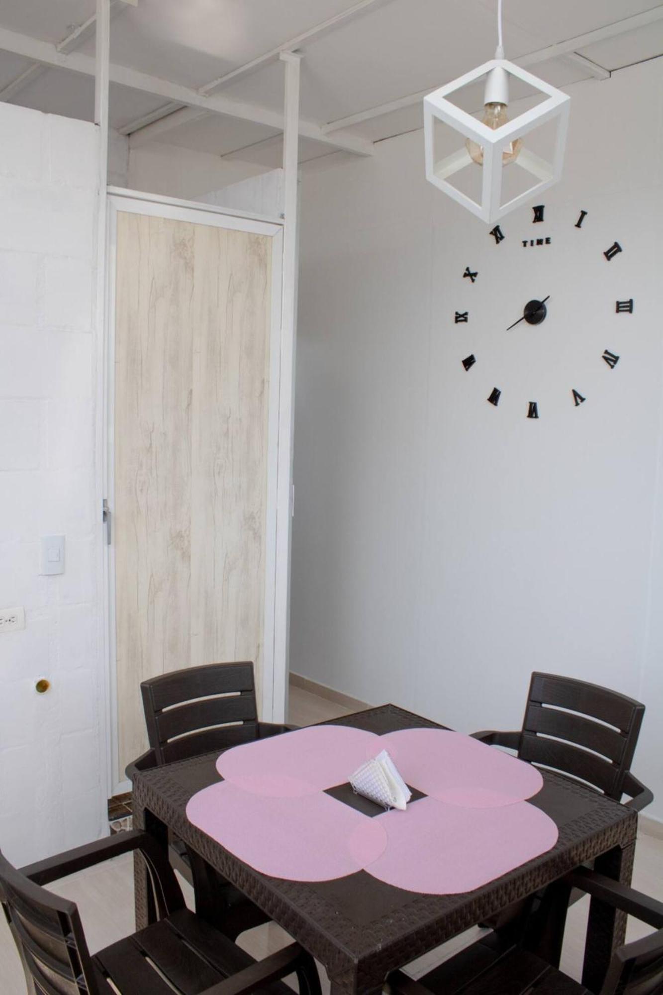Apartment Con Buena Ubicacion Familia Grande Cali